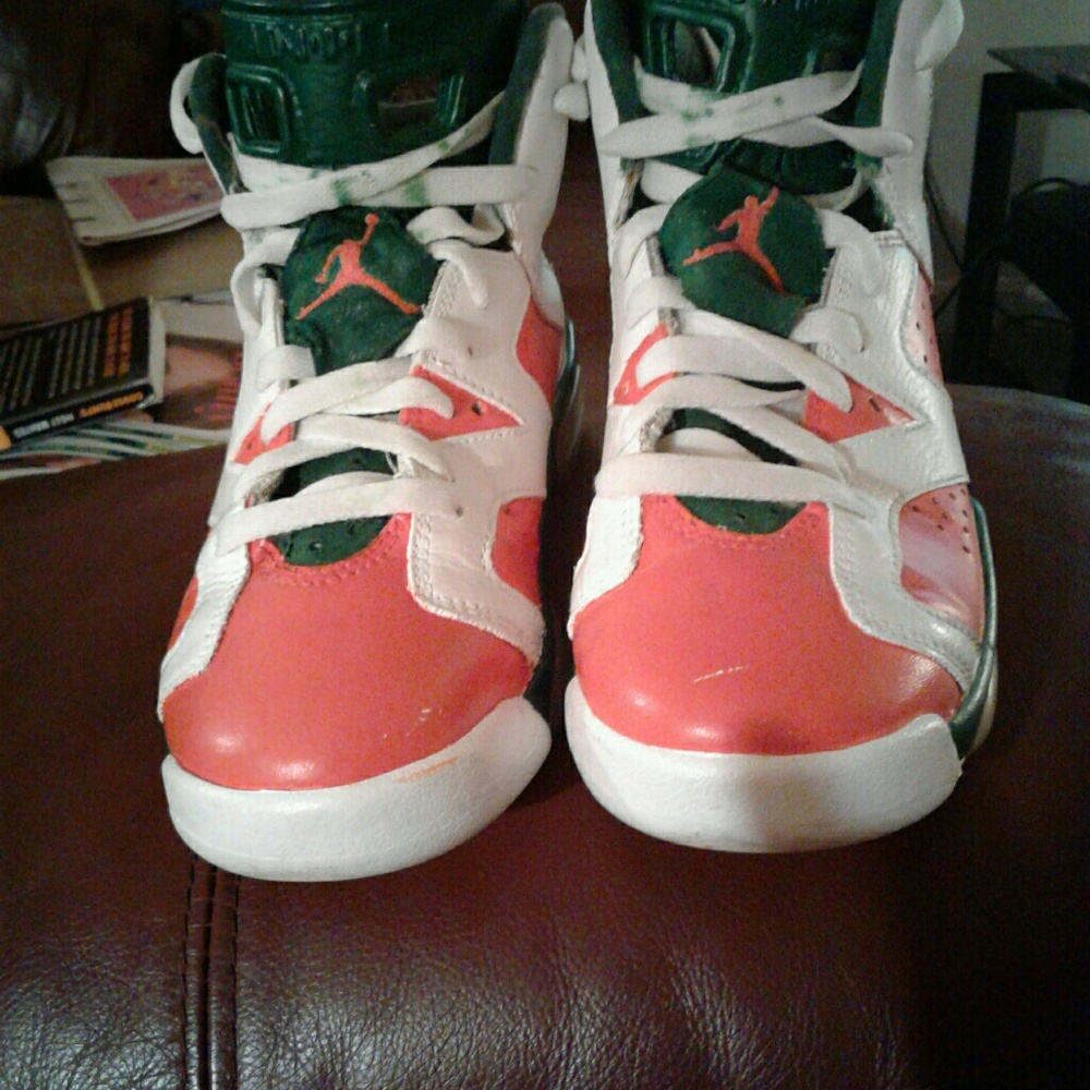 Youths Jordan 6 - Picture 2 of 5